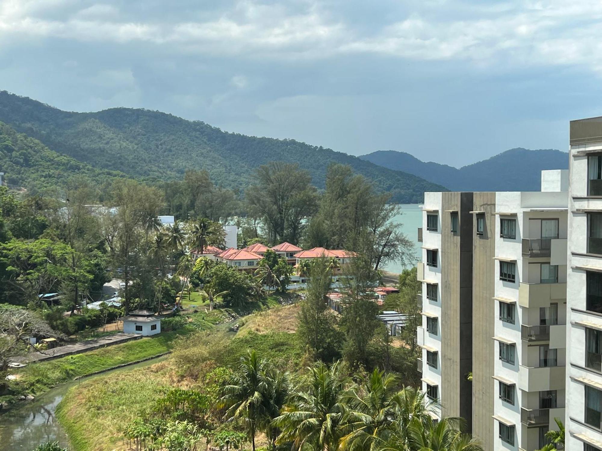 By The Sea @ Luxury Suites, Batu Feringgi Buitenkant foto
