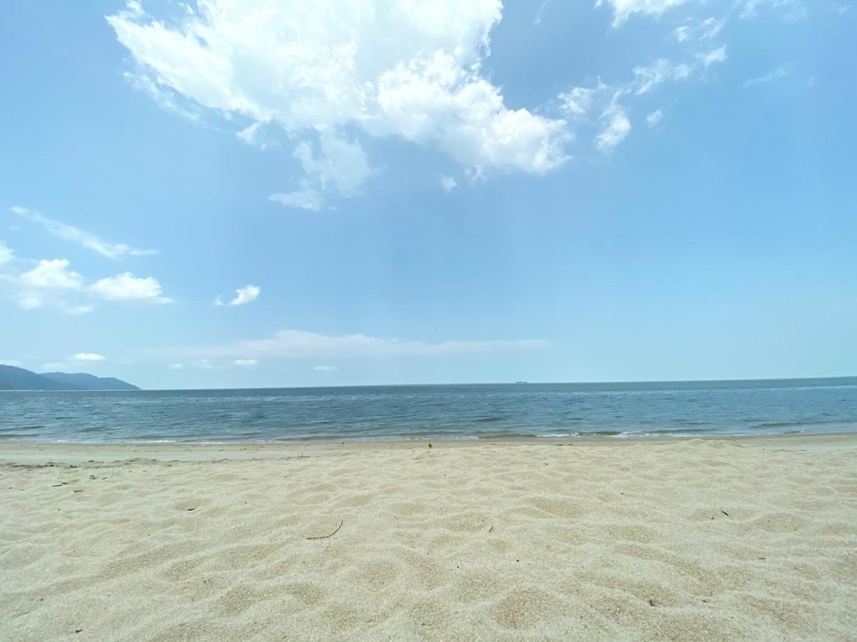 By The Sea @ Luxury Suites, Batu Feringgi Buitenkant foto
